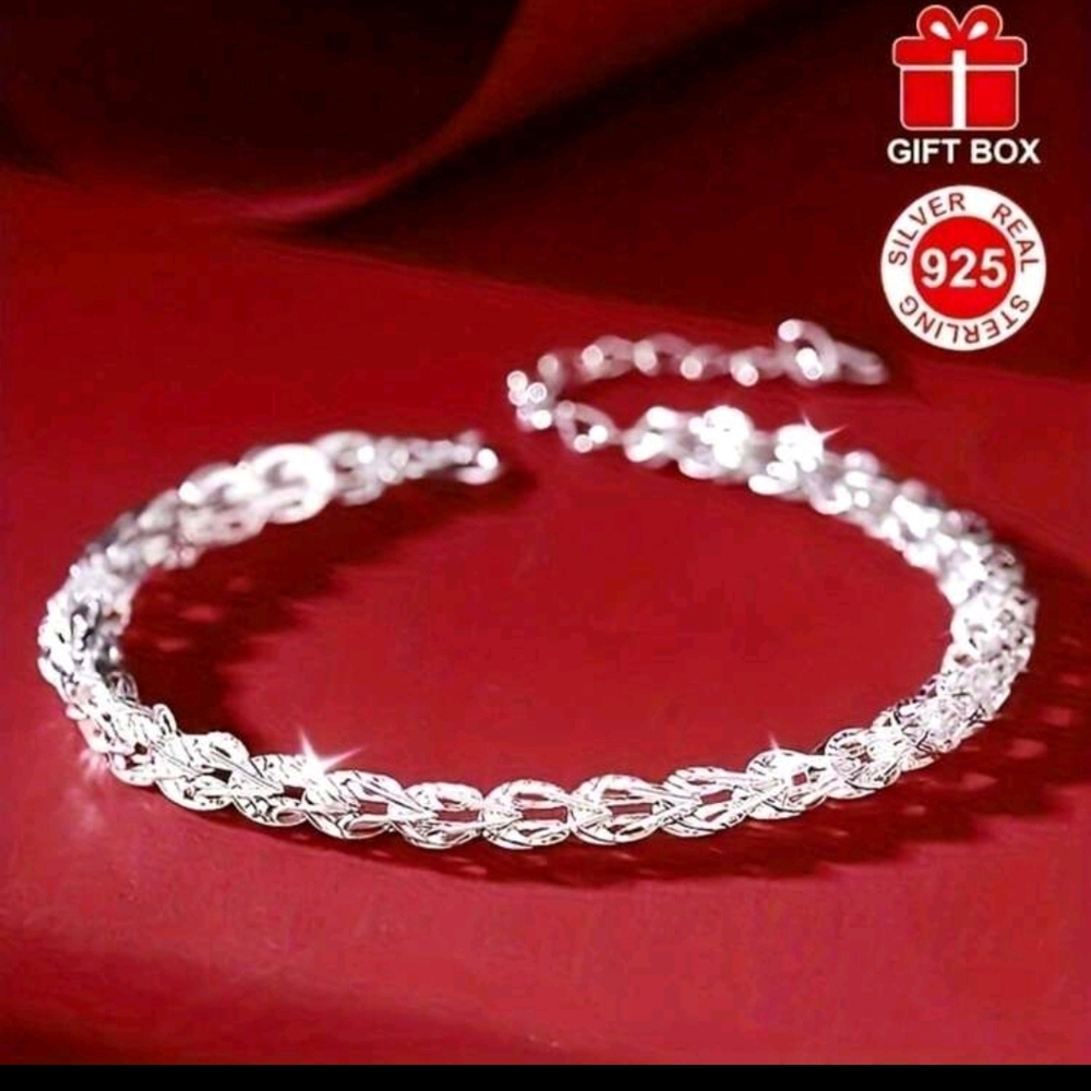 BRAND NEW ** Elegant .925 Silver Bracelet